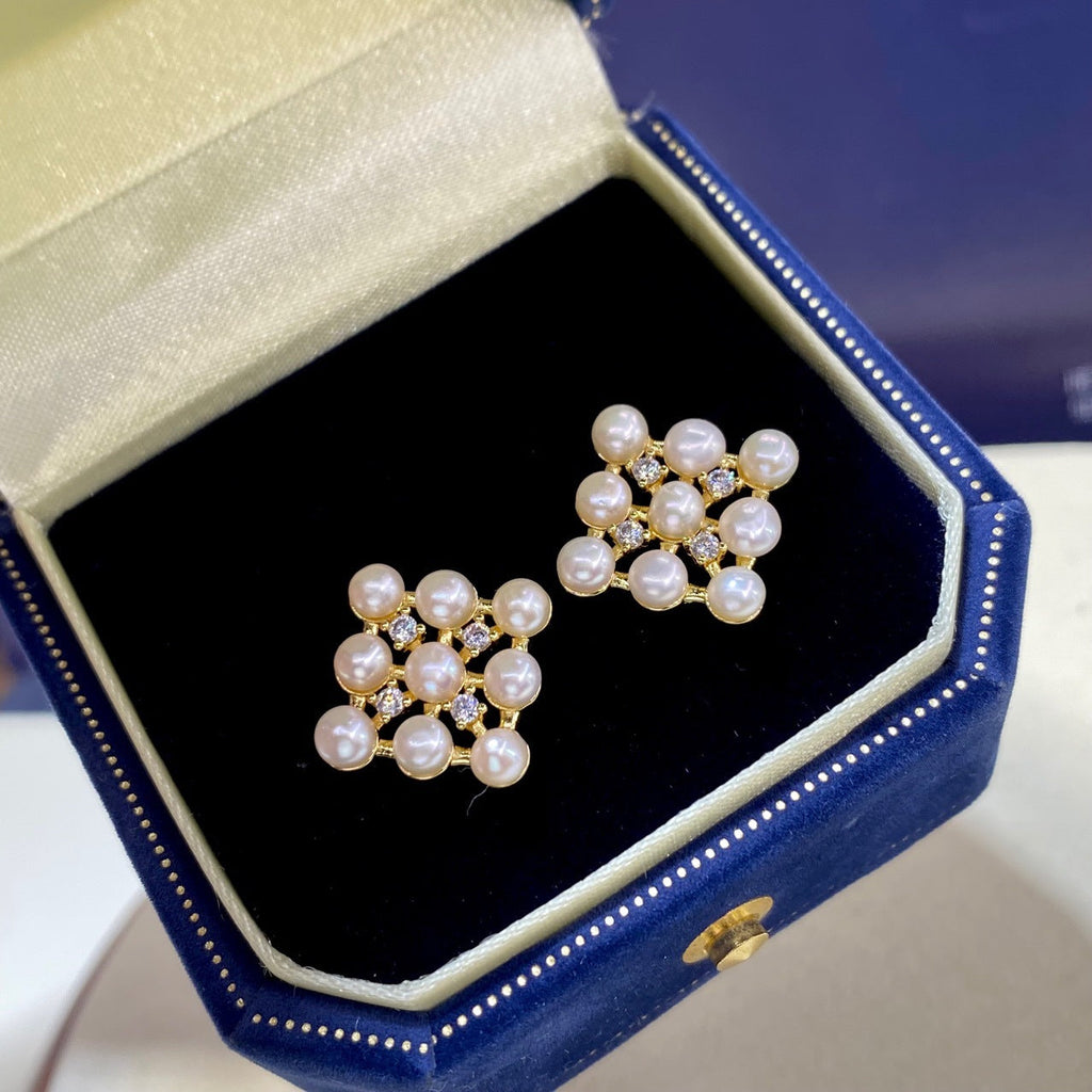 Light Luxury Natural Freshwater Pearl Ear Studs