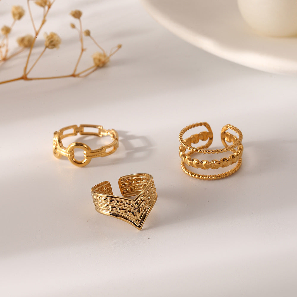 Gold V-shaped O-shaped Hollow Ring Suit