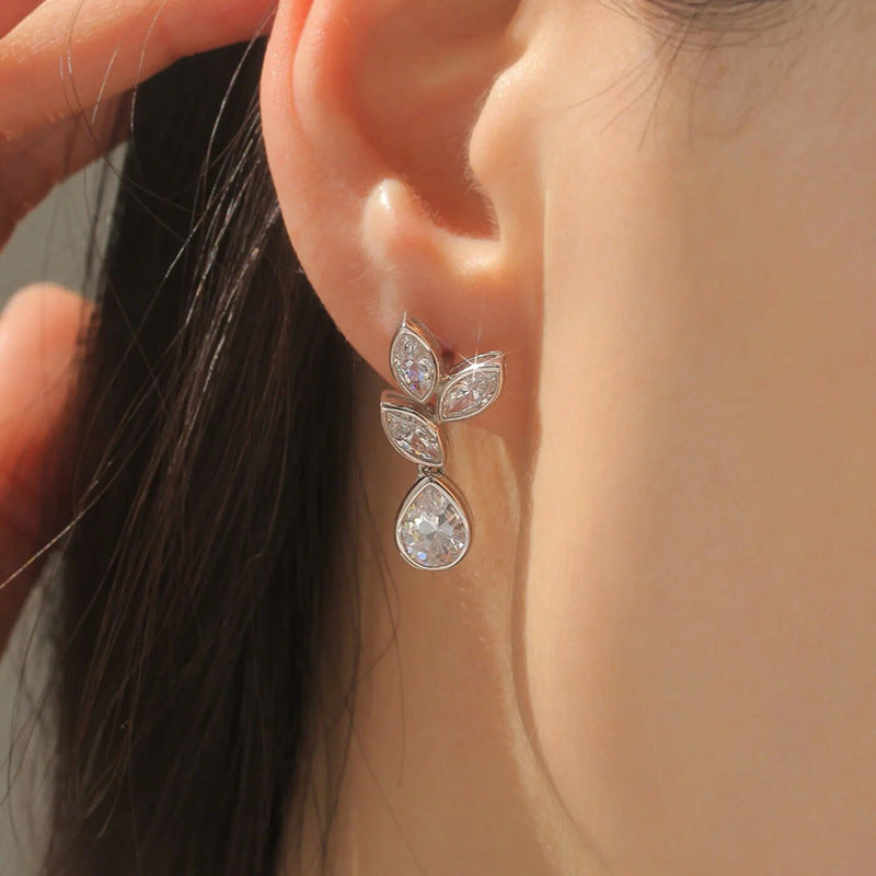 Leaf Horse Eye Earrings