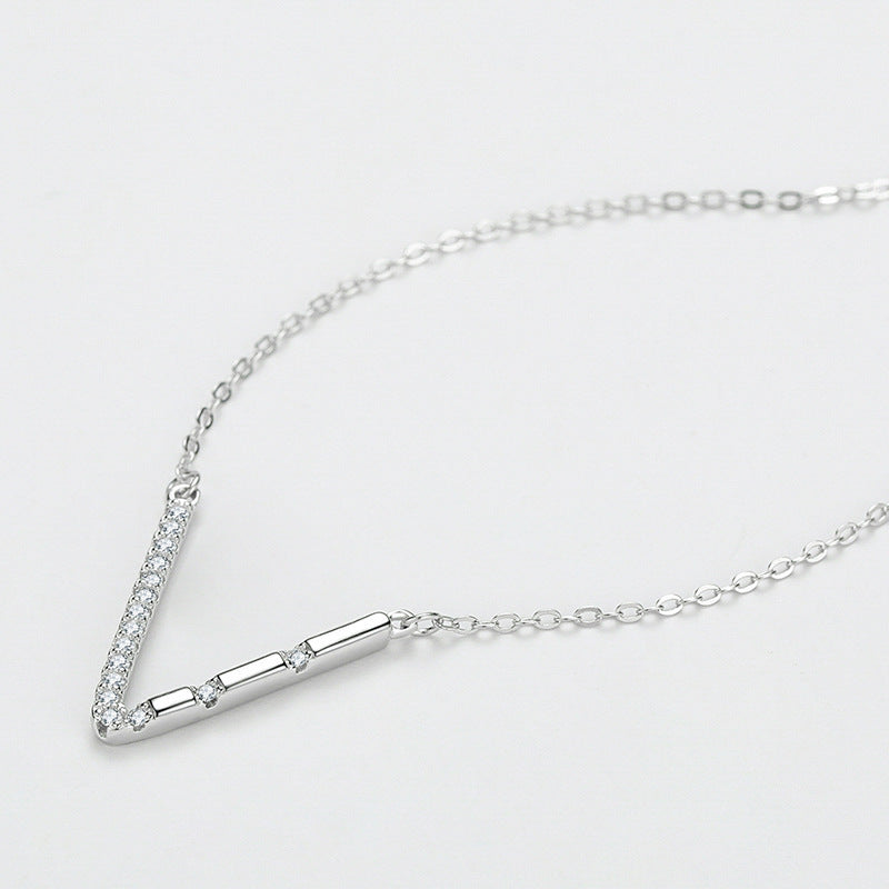 S925 Sterling Silver Temperamental Girl's V-shaped Pendant Necklace