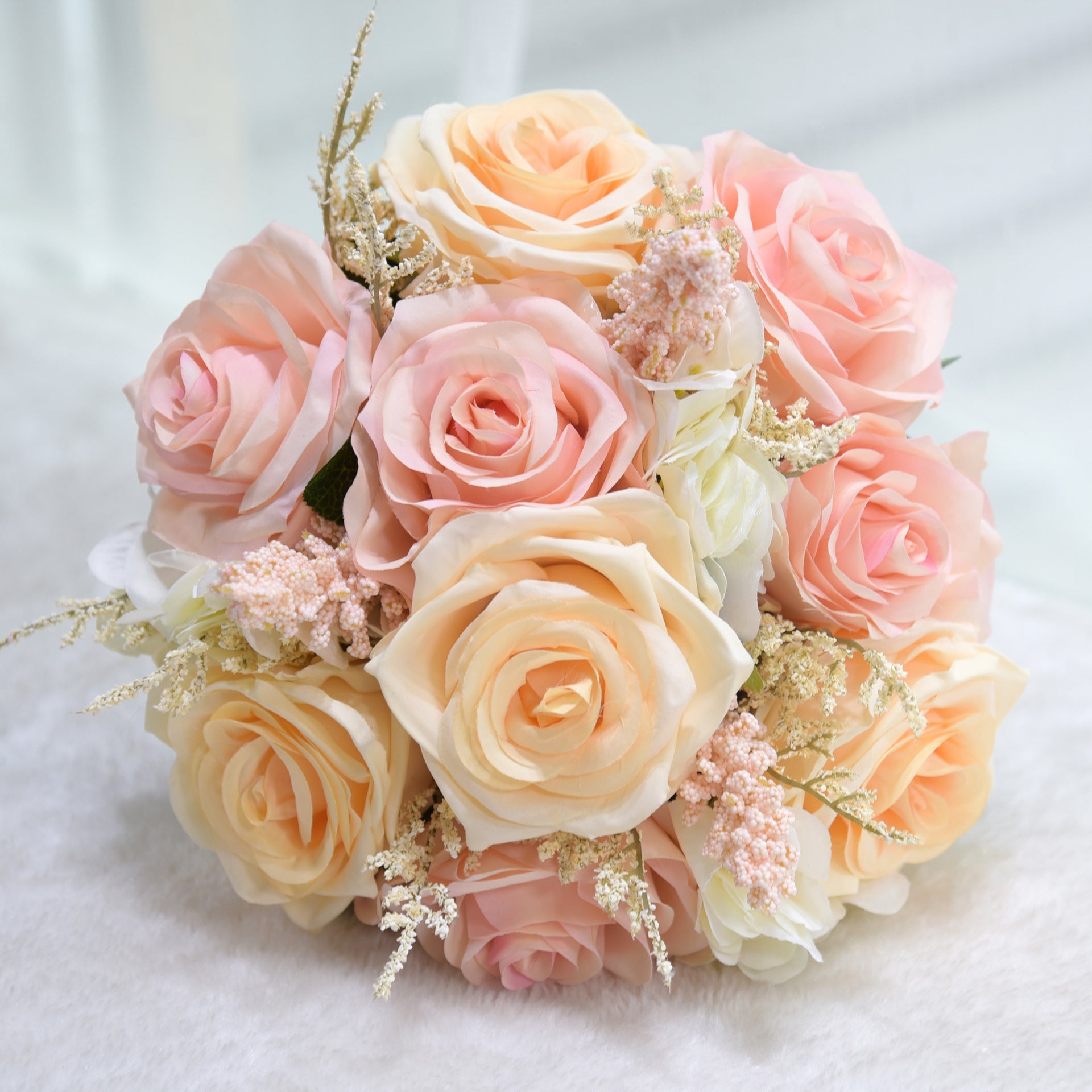 Outdoor Hand Bouquet Wedding Photography Prop