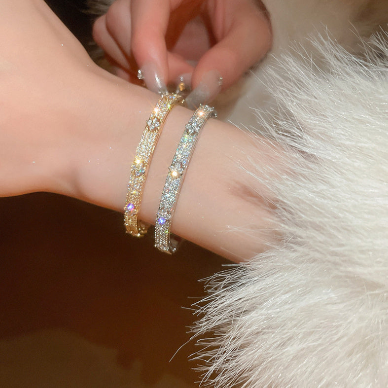 Zircon Flower Bracelet Stylish, Simple, and Versatile
